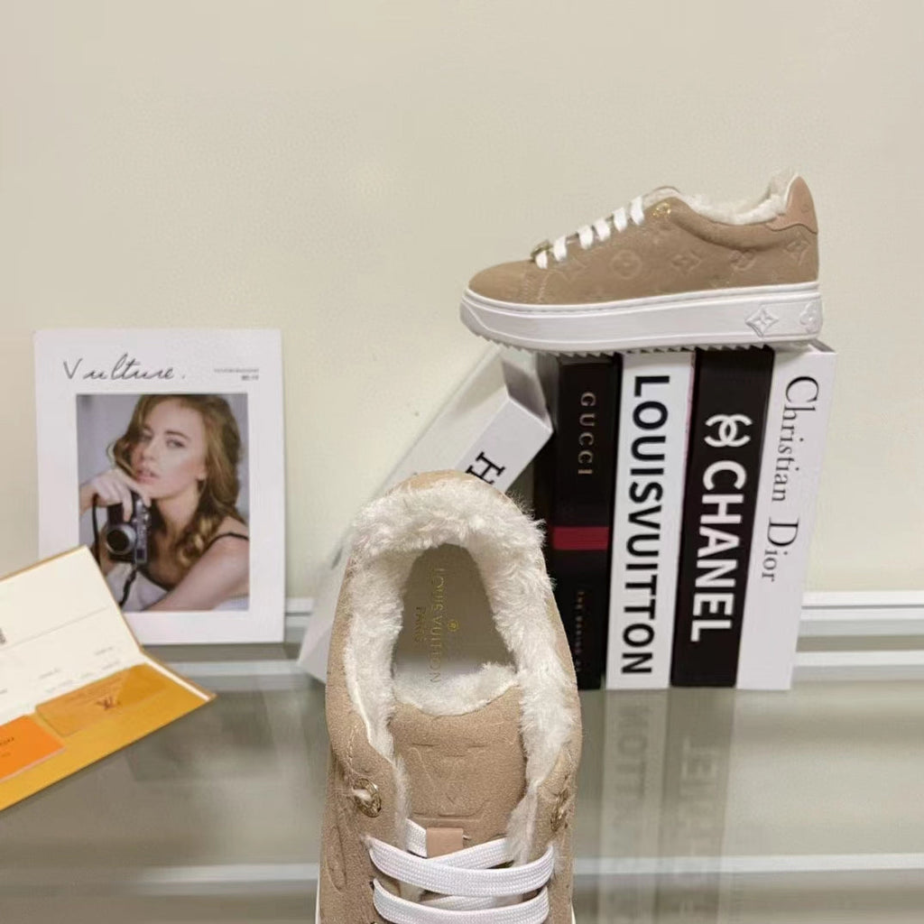 2023 VL lamb hair sneakers product image 6, provided for visual reference and product detail review
