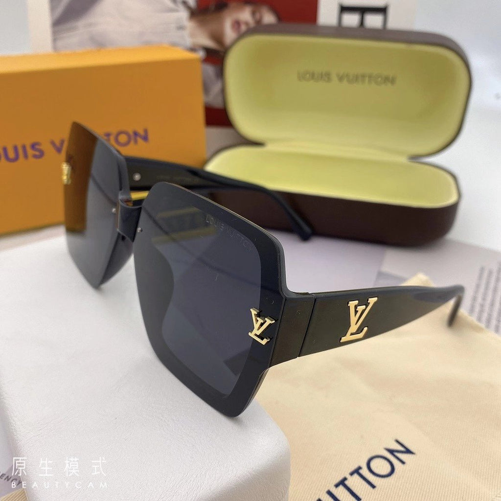 Classical Fashion Unisex Sunglasses product image 3, provided for visual reference and product detail review