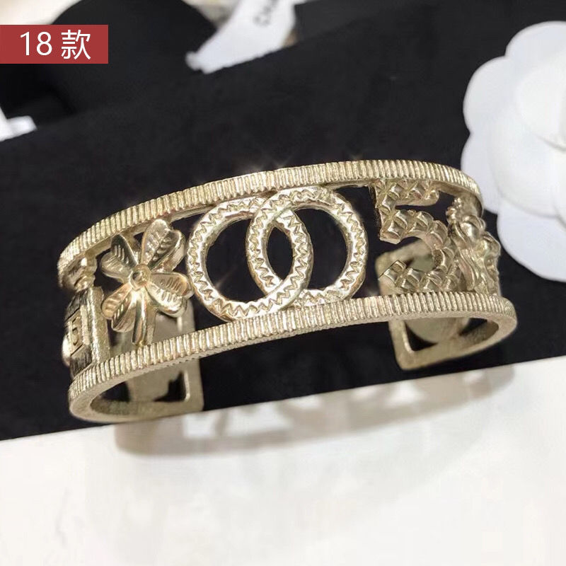 New diamond inlaid bracelet in 2022 product image 24, provided for visual reference and product detail review
