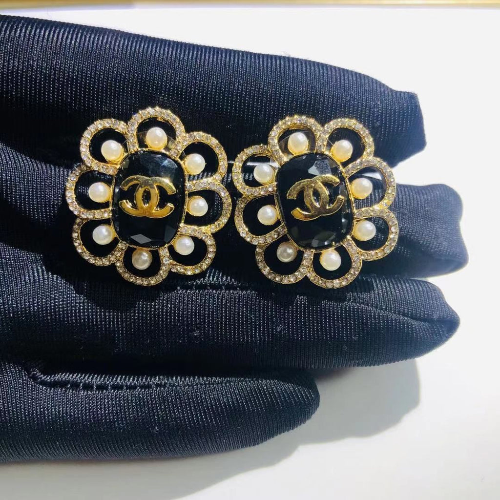 Small Fragrant Vintage Earrings product image 2, provided for visual reference and product detail review