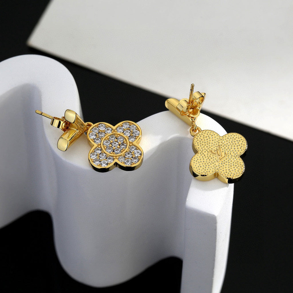 High-Quality Stud Earrings product image 5, provided for visual reference and product detail review
