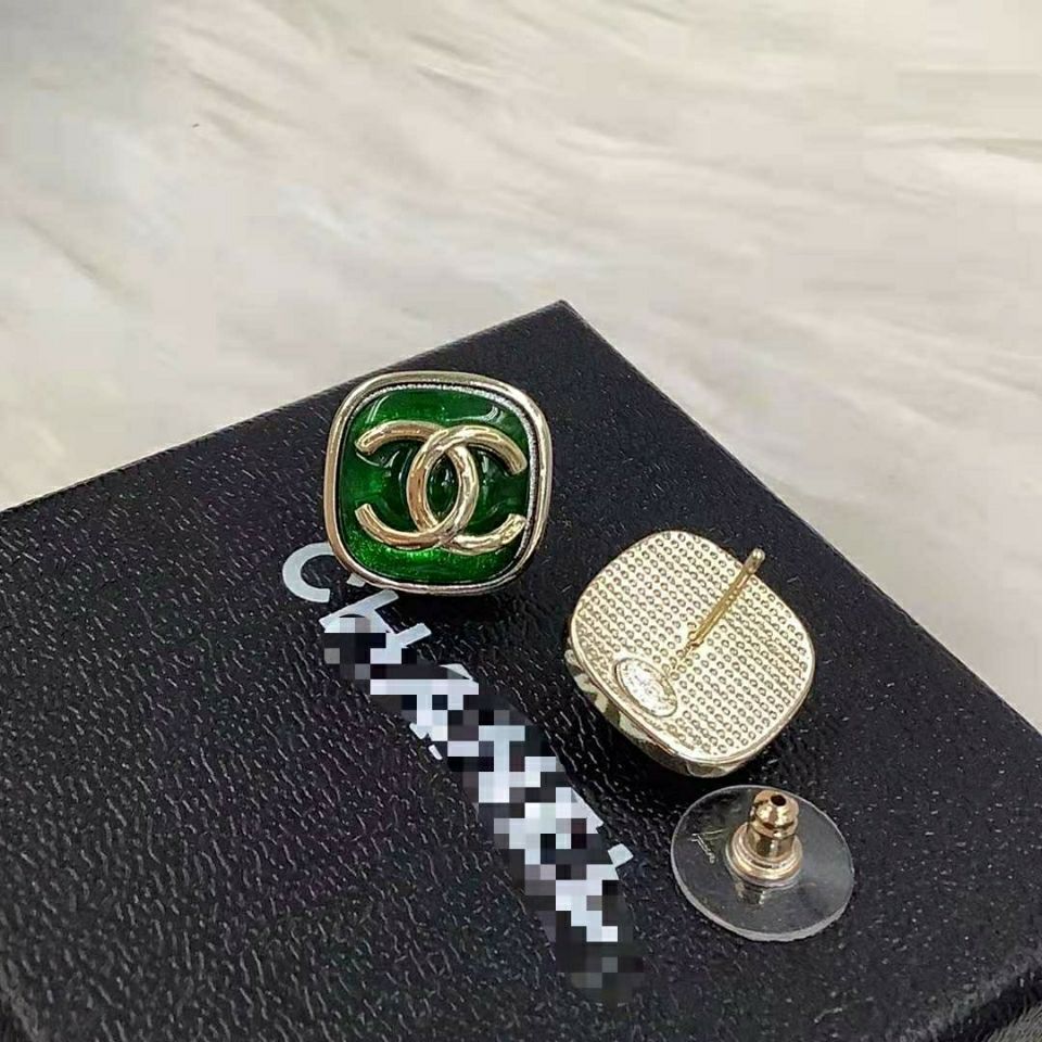 New drop green rubber stud earrings product image 4, provided for visual reference and product detail review