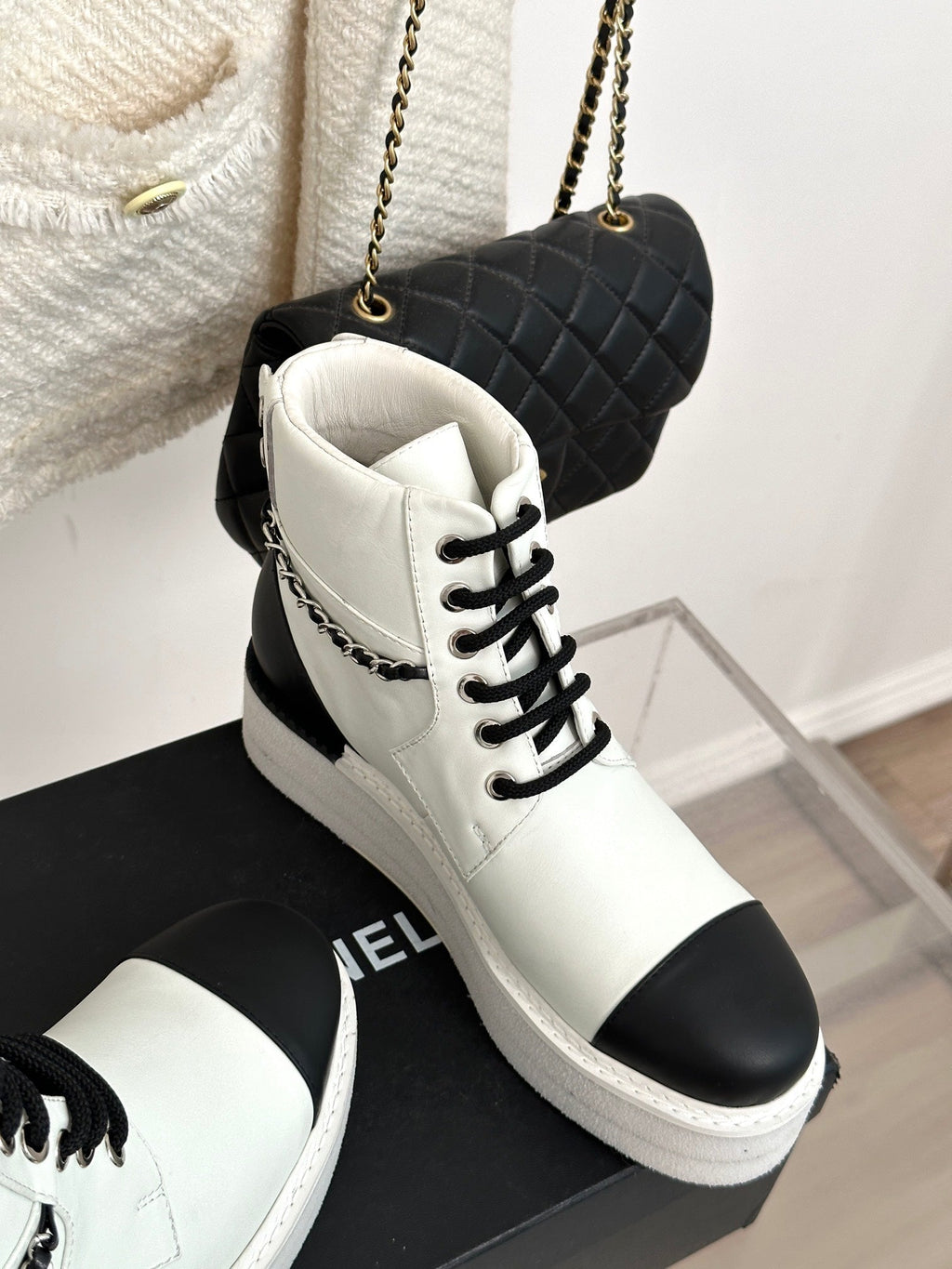 2023 Chain double CC fashion ankle boots-S25 product image 3, provided for visual reference and product detail review