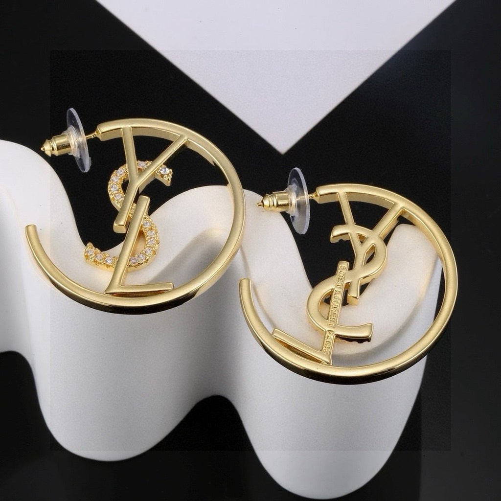 High-Quality Stud Earrings-52 product image 2, provided for visual reference and product detail review
