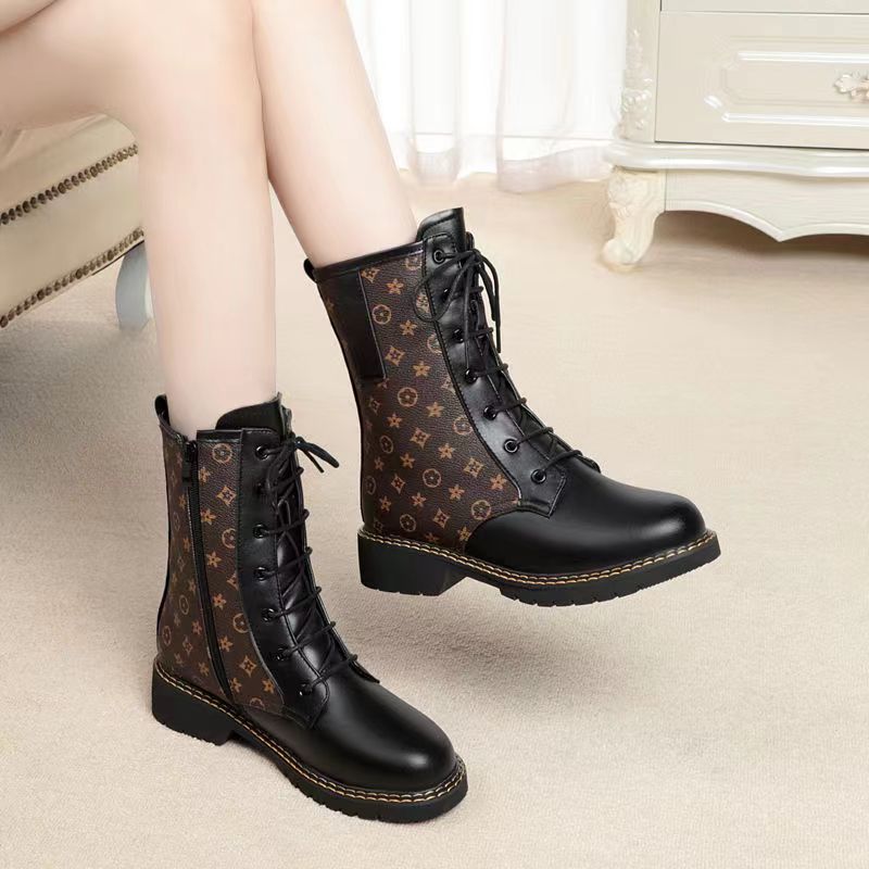 New Fashion Retro Plush Short Boots product image 2, provided for visual reference and product detail review