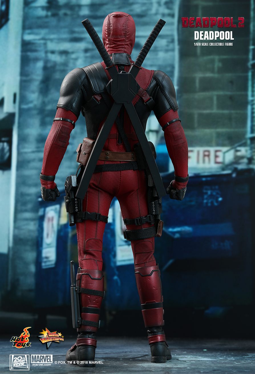 Hot Toys Deadpool 1/6 Scale Action Figure product image 10, provided for visual reference and product detail review