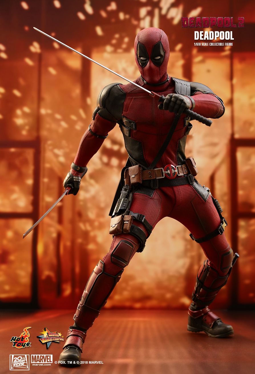 Hot Toys Deadpool 1/6 Scale Action Figure product image 1, provided for visual reference and product detail review
