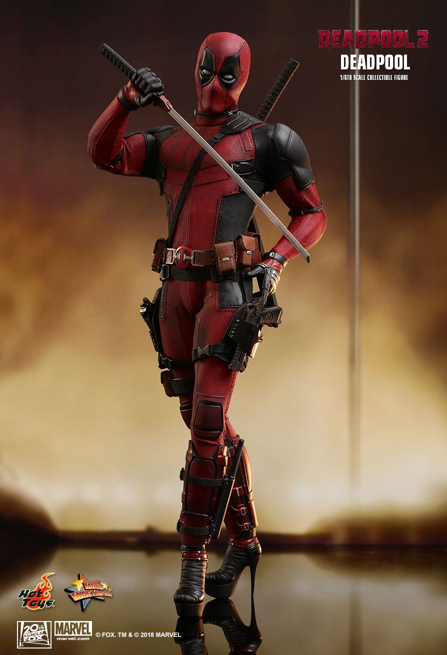 Hot Toys Deadpool 1/6 Scale Action Figure product image 5, provided for visual reference and product detail review