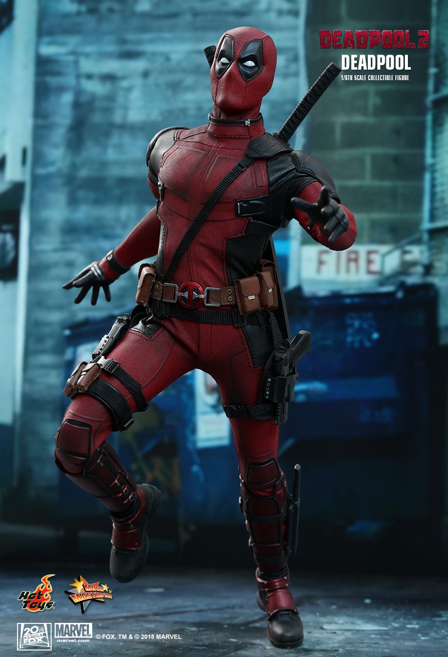 Hot Toys Deadpool 1/6 Scale Action Figure product image 13, provided for visual reference and product detail review
