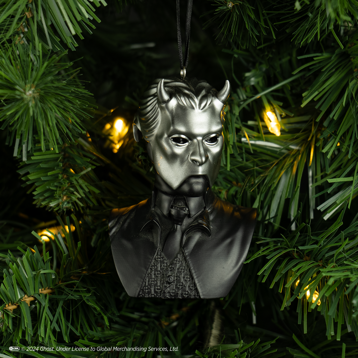 Holiday Horrors - Ghost - Nameless Ghoul Ornament product image 1, provided for visual reference and product detail review