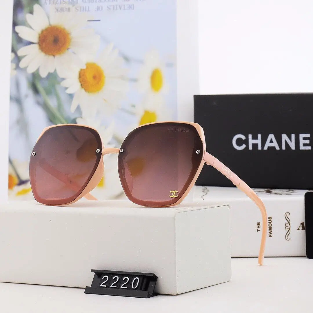 5 Colors Letter Sunglasses product image 3, provided for visual reference and product detail review