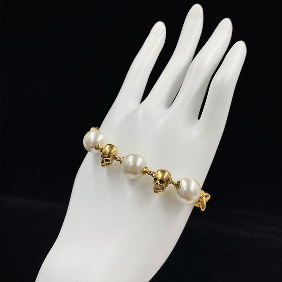 New Skull Pearl Bracelet product image 3, provided for visual reference and product detail review