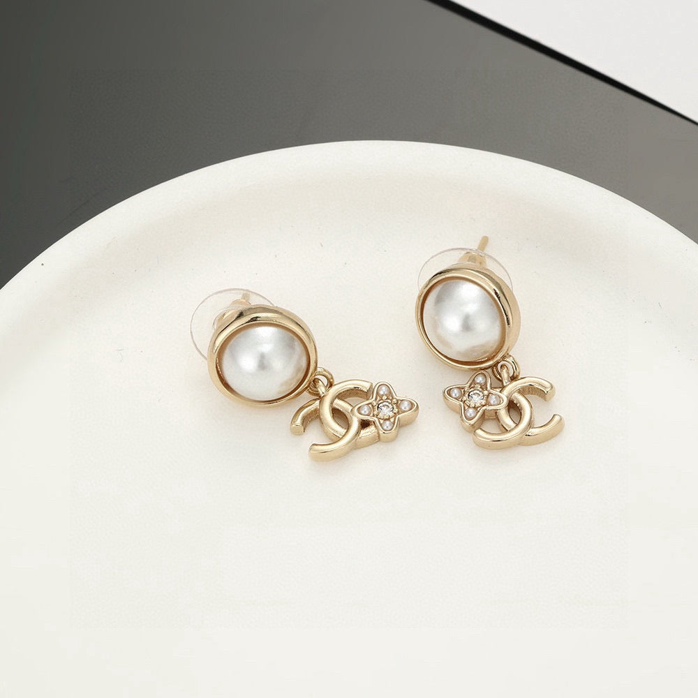 High-Quality Stud Earrings-106 product image 8, provided for visual reference and product detail review