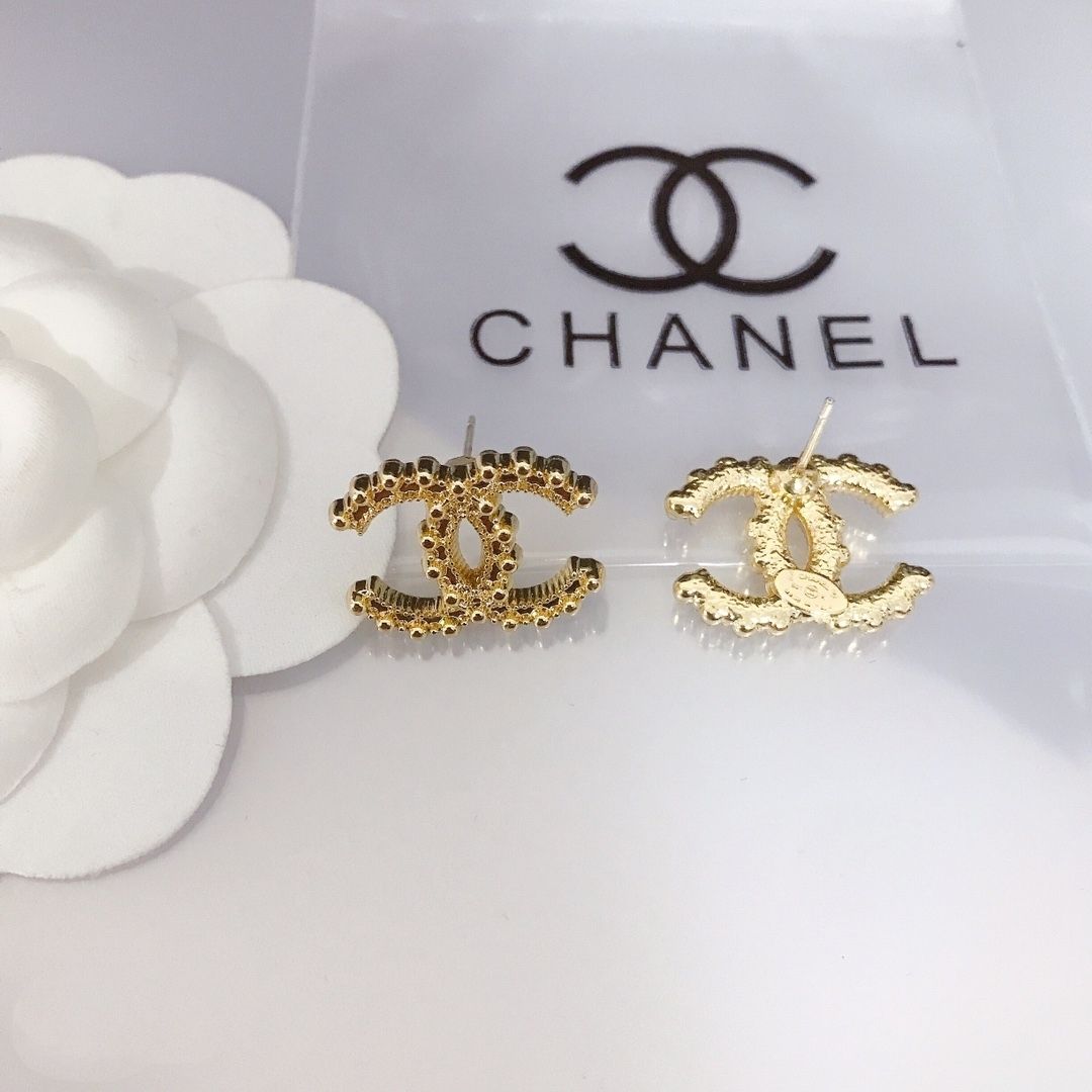 Luxury earrings product image 8, provided for visual reference and product detail review