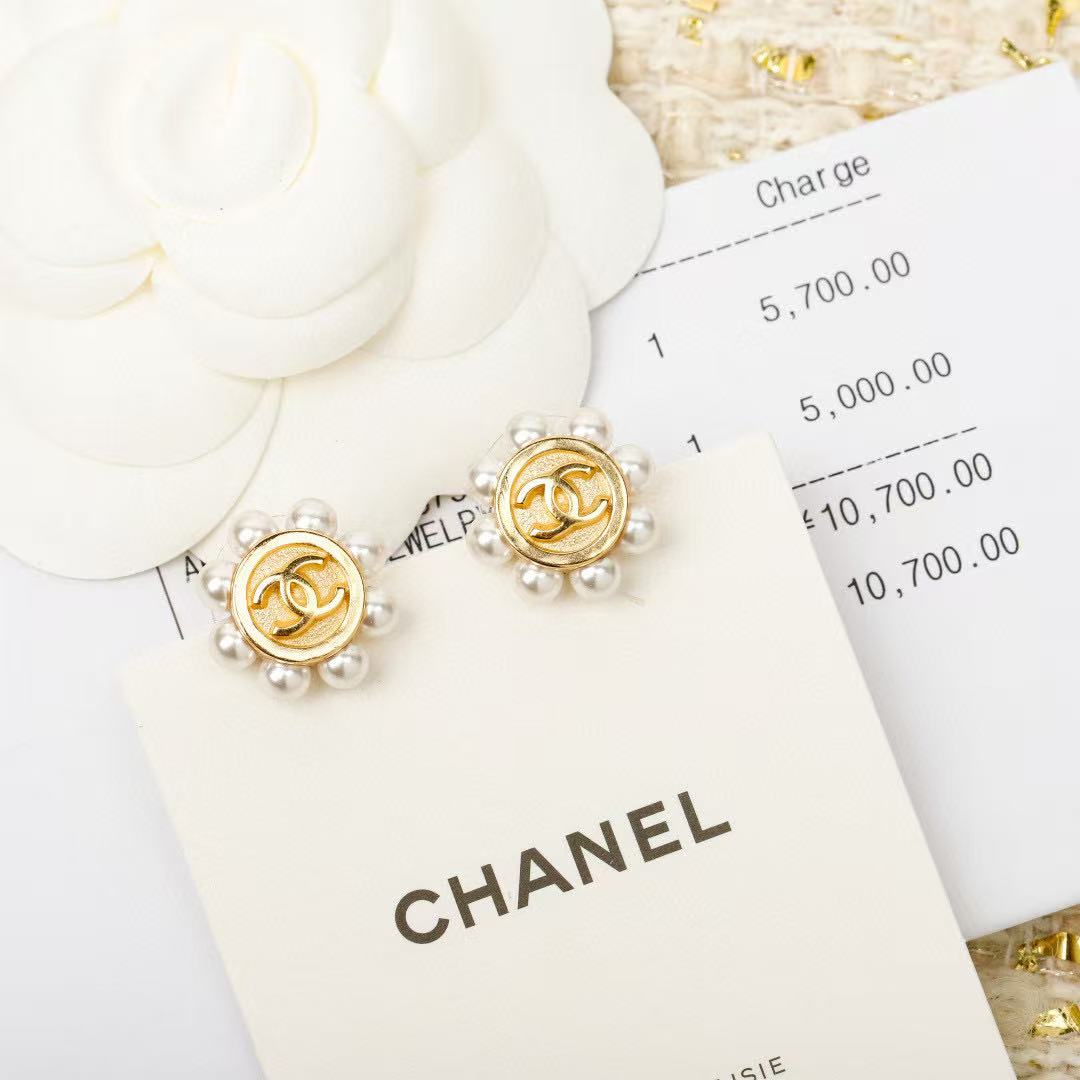 High-Quality Stud Earrings-98 product image 7, provided for visual reference and product detail review