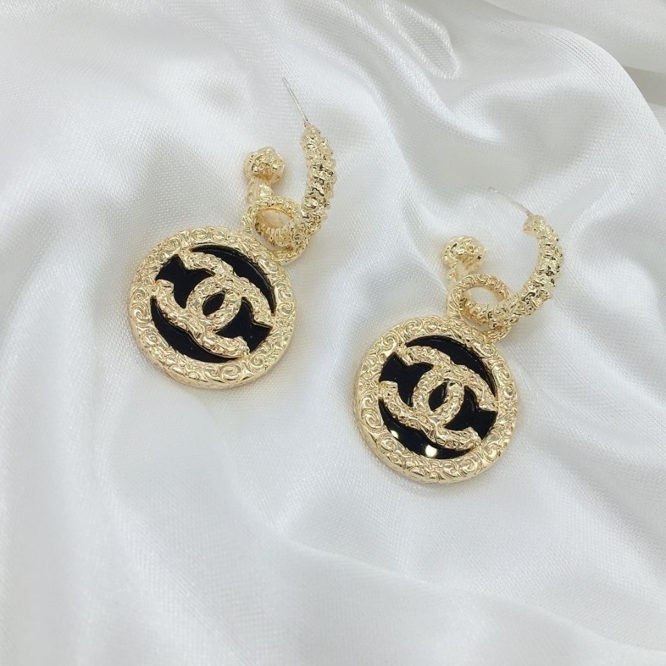 2022 new silver pin earrings product image 7, provided for visual reference and product detail review
