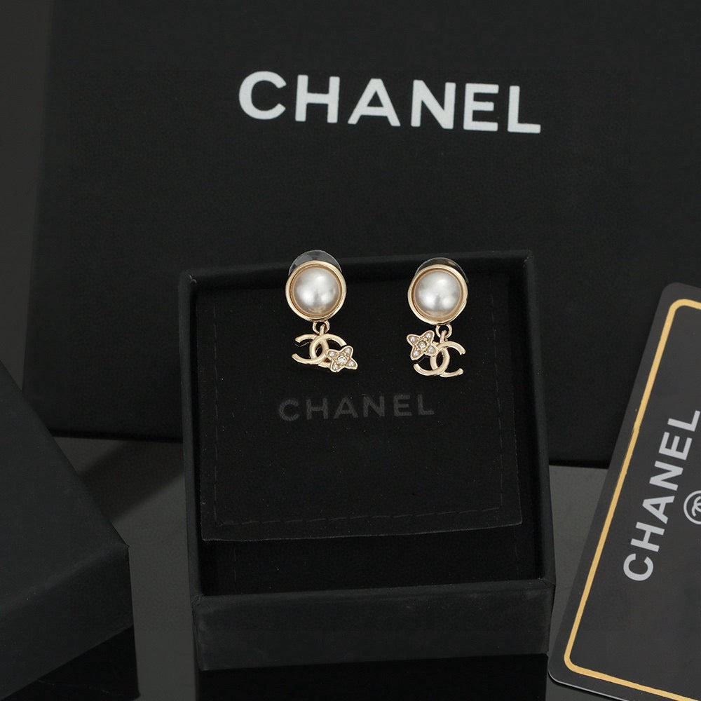 High-Quality Stud Earrings-106 product image 2, provided for visual reference and product detail review
