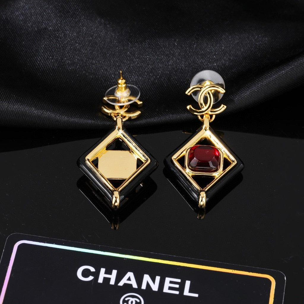 High-Quality Stud Earrings-167 product image 5, provided for visual reference and product detail review