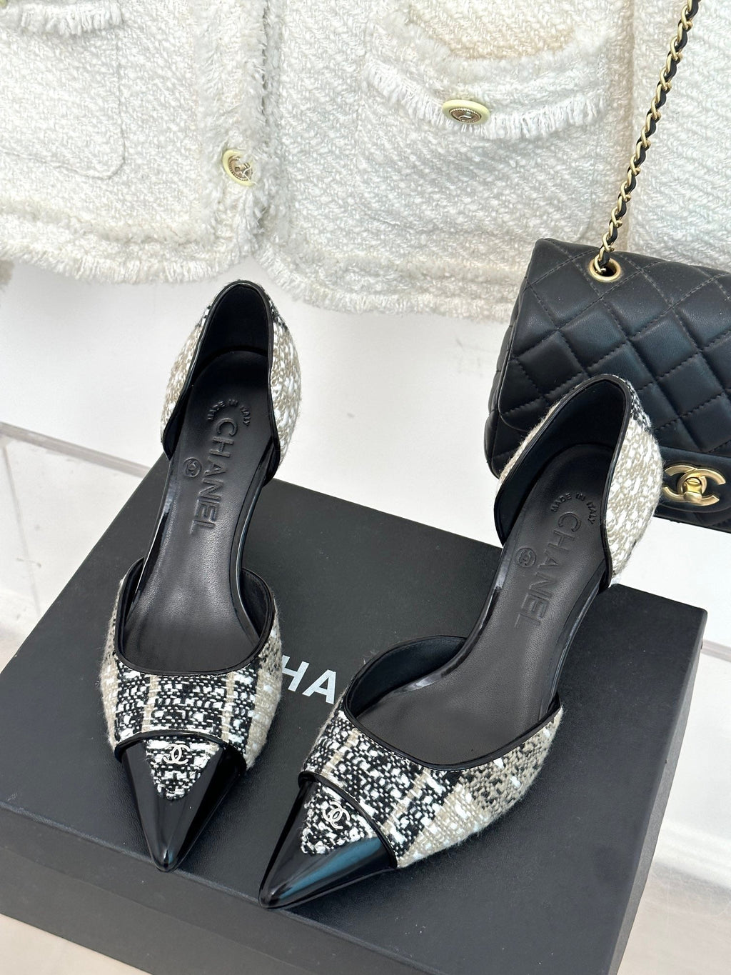 2023 CC Retro hollow pointed toe high heels-S26 product image 5, provided for visual reference and product detail review