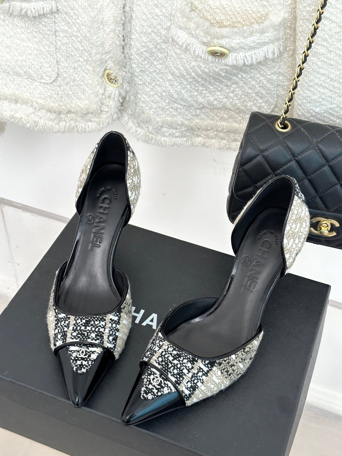 2023 CC Retro hollow pointed toe high heels-S26 product image 5, provided for visual reference and product detail review