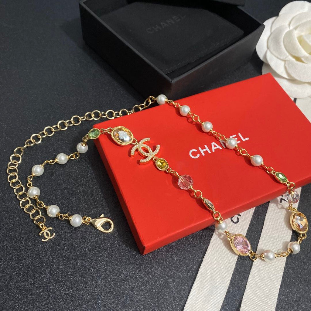 Oval Colorful Crystal Neckchain product image 3, provided for visual reference and product detail review
