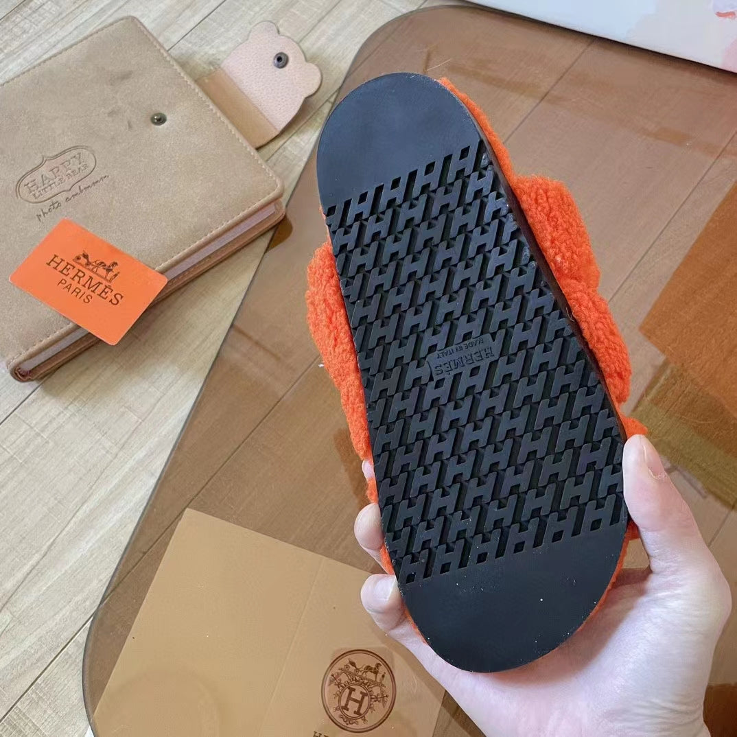 2023 Autumn and Winter lamb hair slippers product image 10, provided for visual reference and product detail review