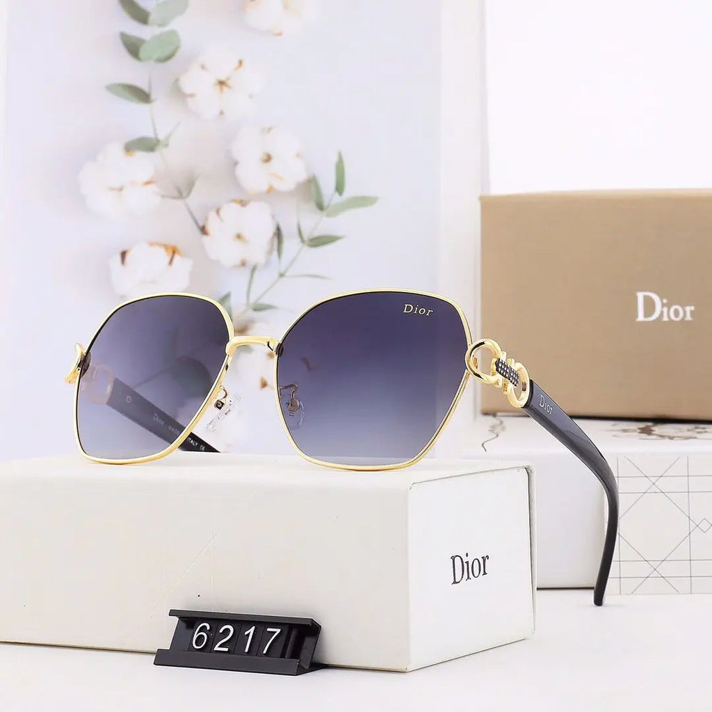 5 Colors Classical Women Sunglasses product image 3, provided for visual reference and product detail review