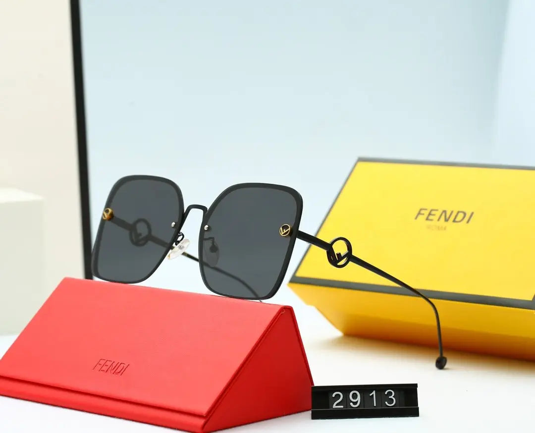 4 Colors Women Summer Sunglasses product image 3, provided for visual reference and product detail review