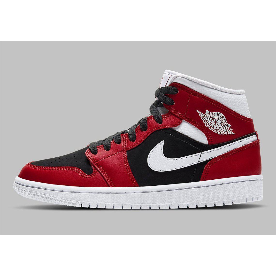 Nike Wmns Air Jordan 1 Mid 'Gym Red Black' product image 2, provided for visual reference and product detail review