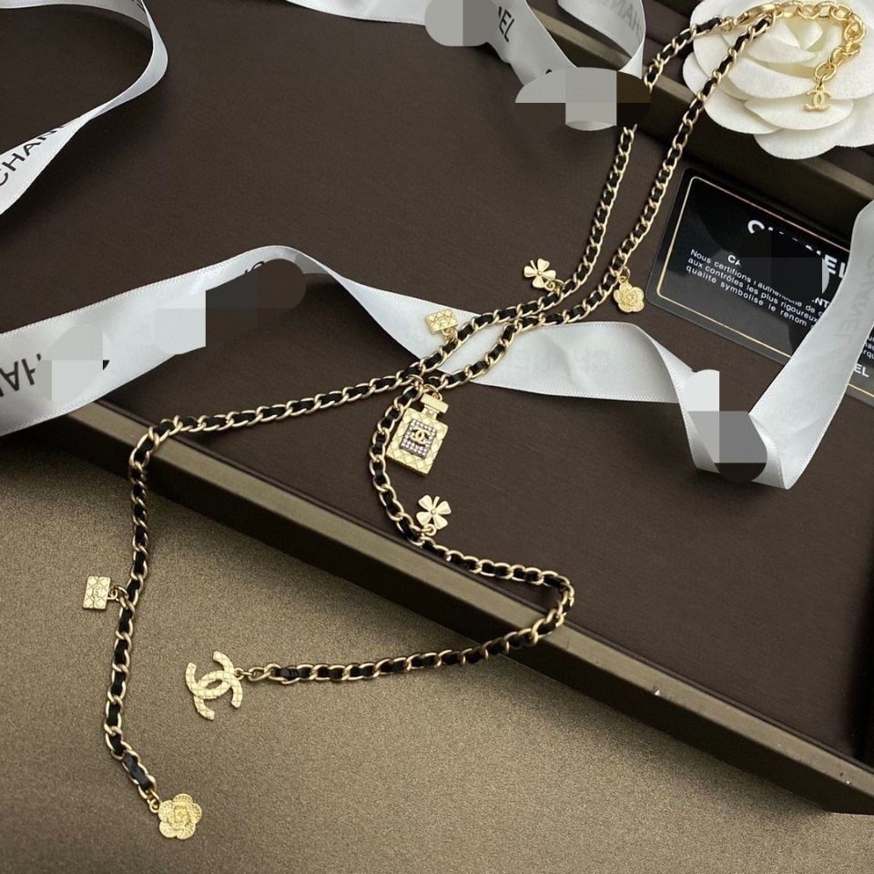2022 alloy small fragrance double C high-grade necklace product image 2, provided for visual reference and product detail