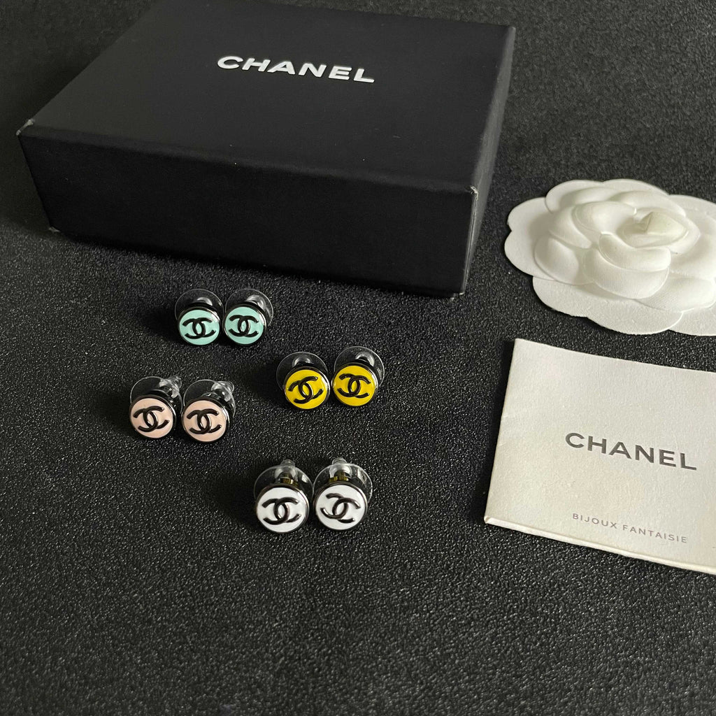 High-Quality Stud Earrings-155 product image 9, provided for visual reference and product detail review