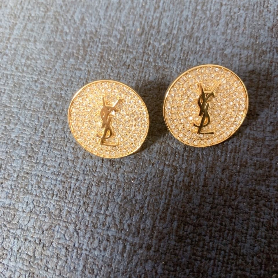 New stud earrings product image 5, provided for visual reference and product detail review