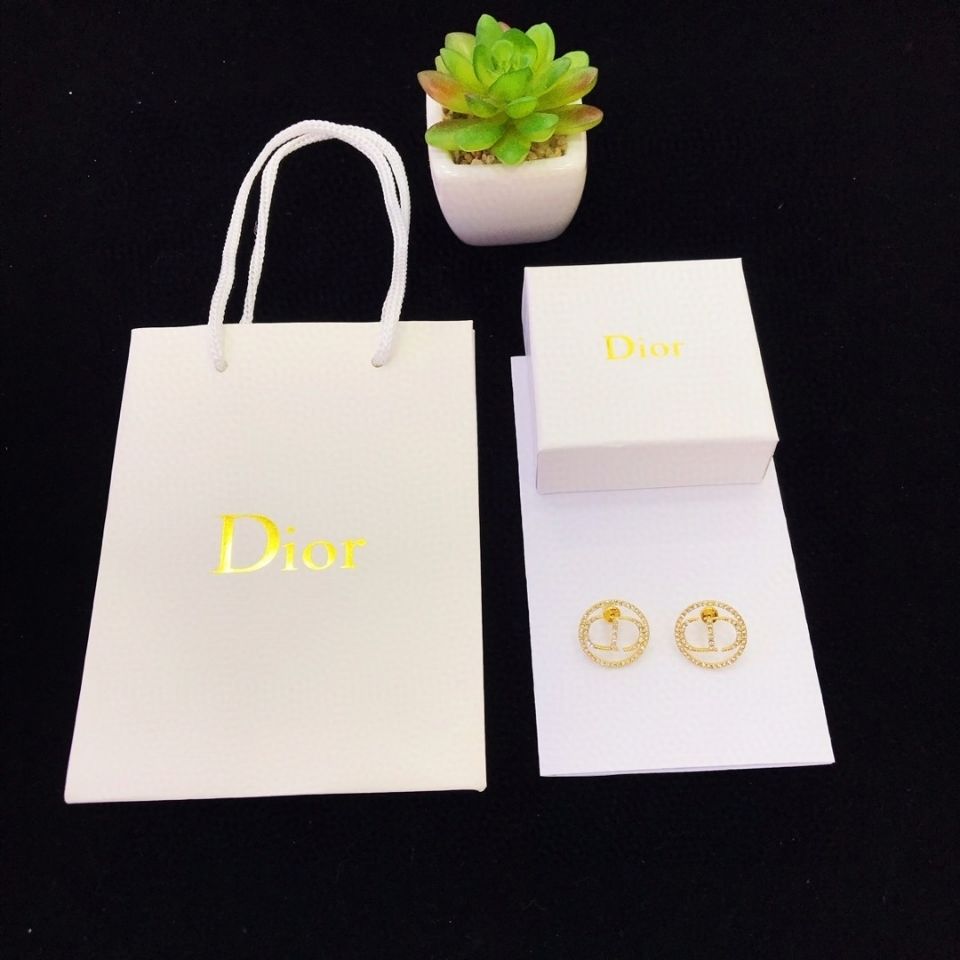 Tassels full of diamond letter stud earrings product image 6, provided for visual reference and product detail review