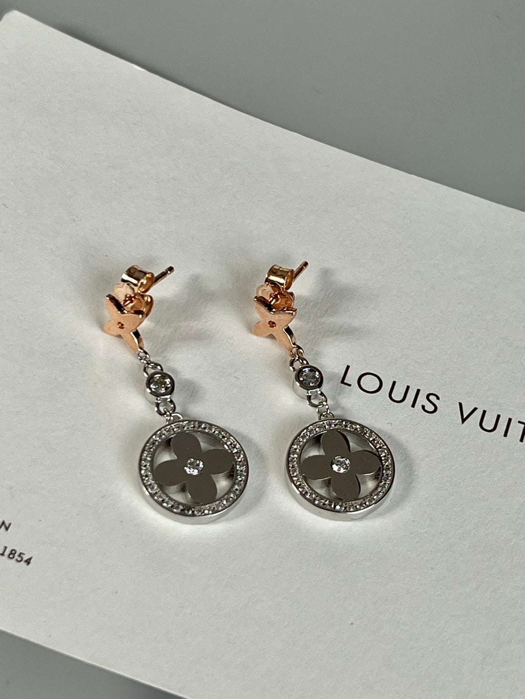 High-Quality Stud Earrings-13 product image 4, provided for visual reference and product detail review