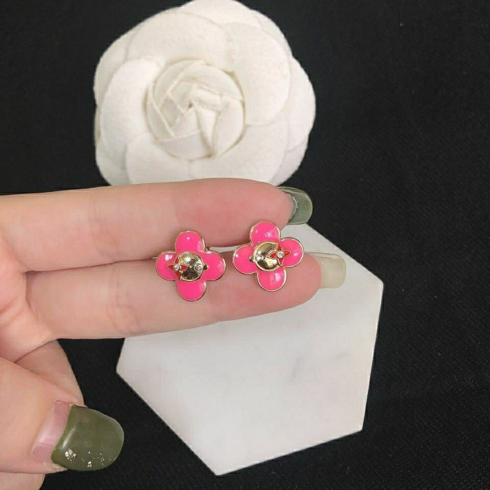 Pink Flower Cartoon Necklace Bracelet product image 3, provided for visual reference and product detail review