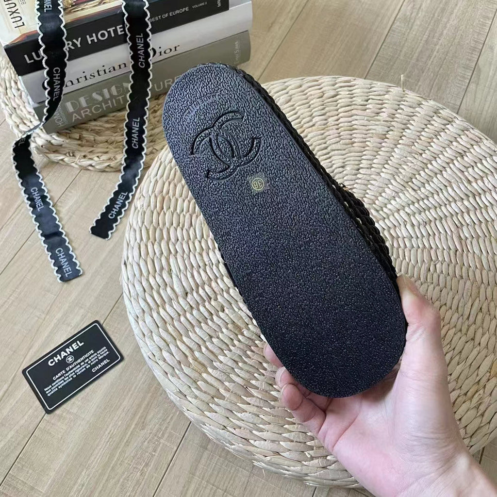 2023 Fashionable slippers product image 9, provided for visual reference and product detail review