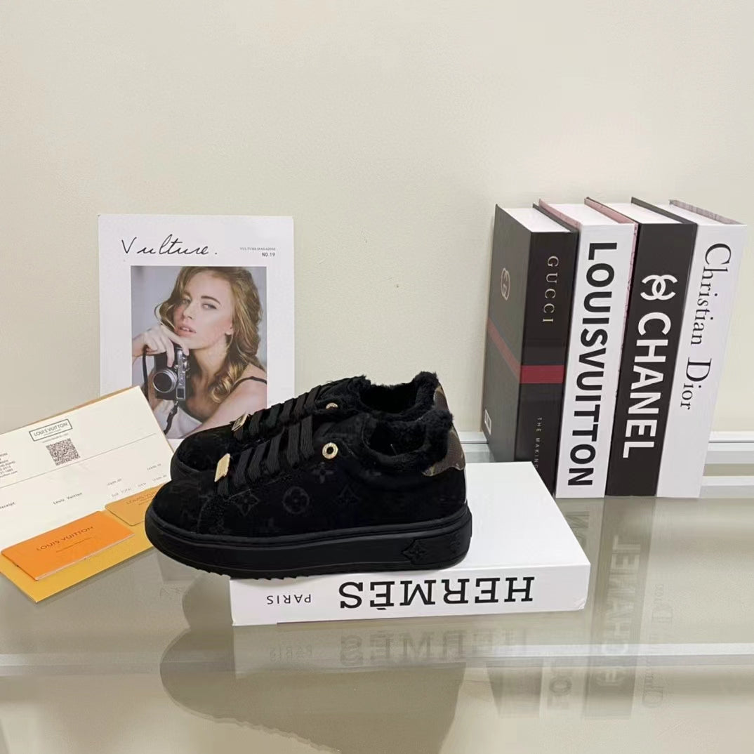 2023 VL lamb hair sneakers product image 3, provided for visual reference and product detail review