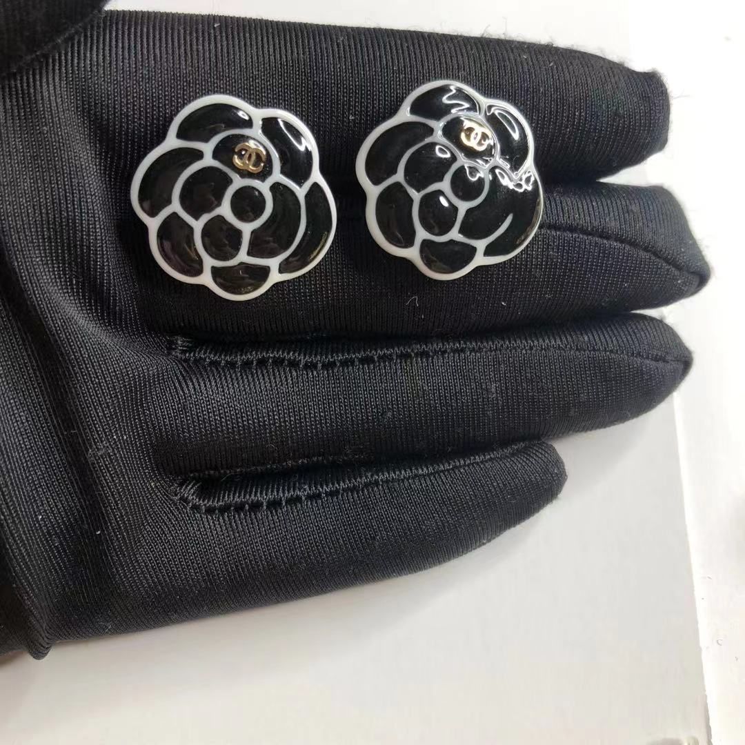 (C earrings) Small fragrant vintage earrings product image 31, provided for visual reference and product detail review