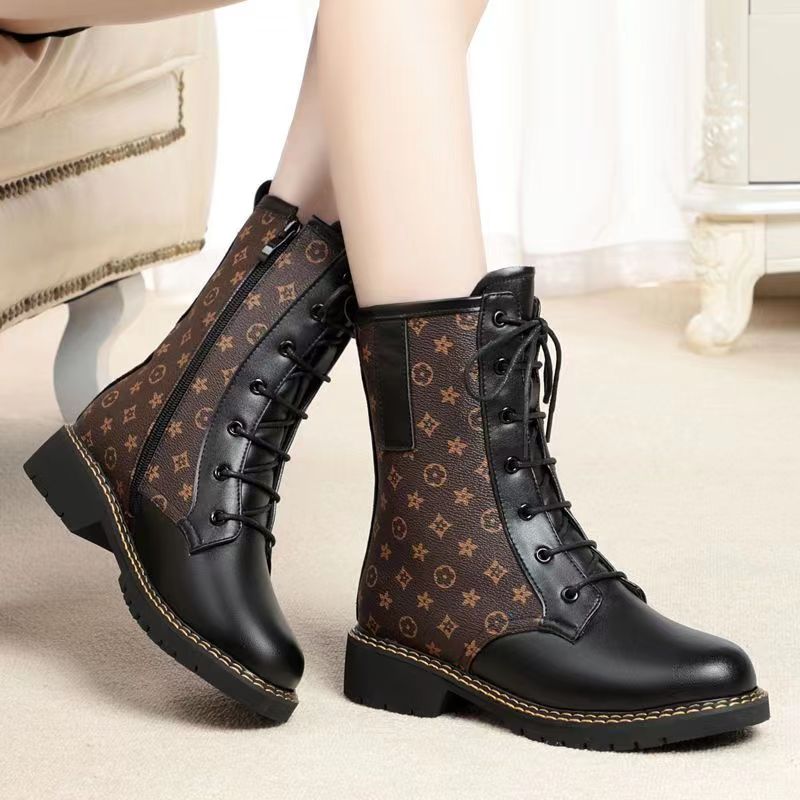 New Fashion Retro Plush Short Boots product image 1, provided for visual reference and product detail review