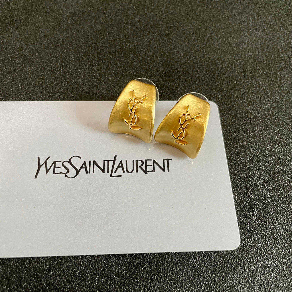High-Quality Stud Earrings-39 product image 9, provided for visual reference and product detail review