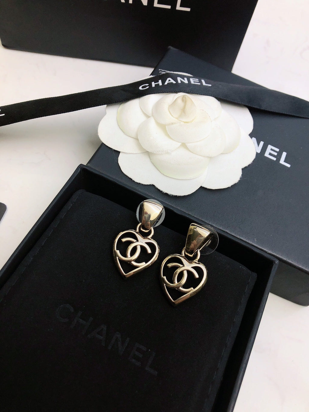 High-Quality Stud Earrings-122 product image 7, provided for visual reference and product detail review