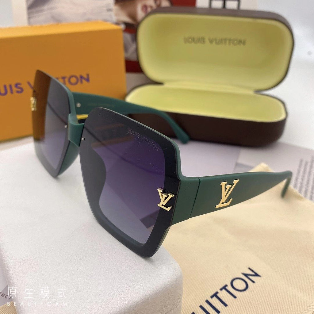 Classical Fashion Unisex Sunglasses product image 5, provided for visual reference and product detail review
