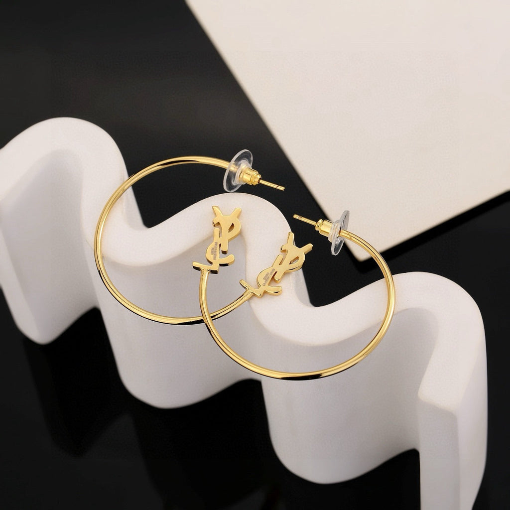 High-Quality Stud Earrings-51 product image 4, provided for visual reference and product detail review