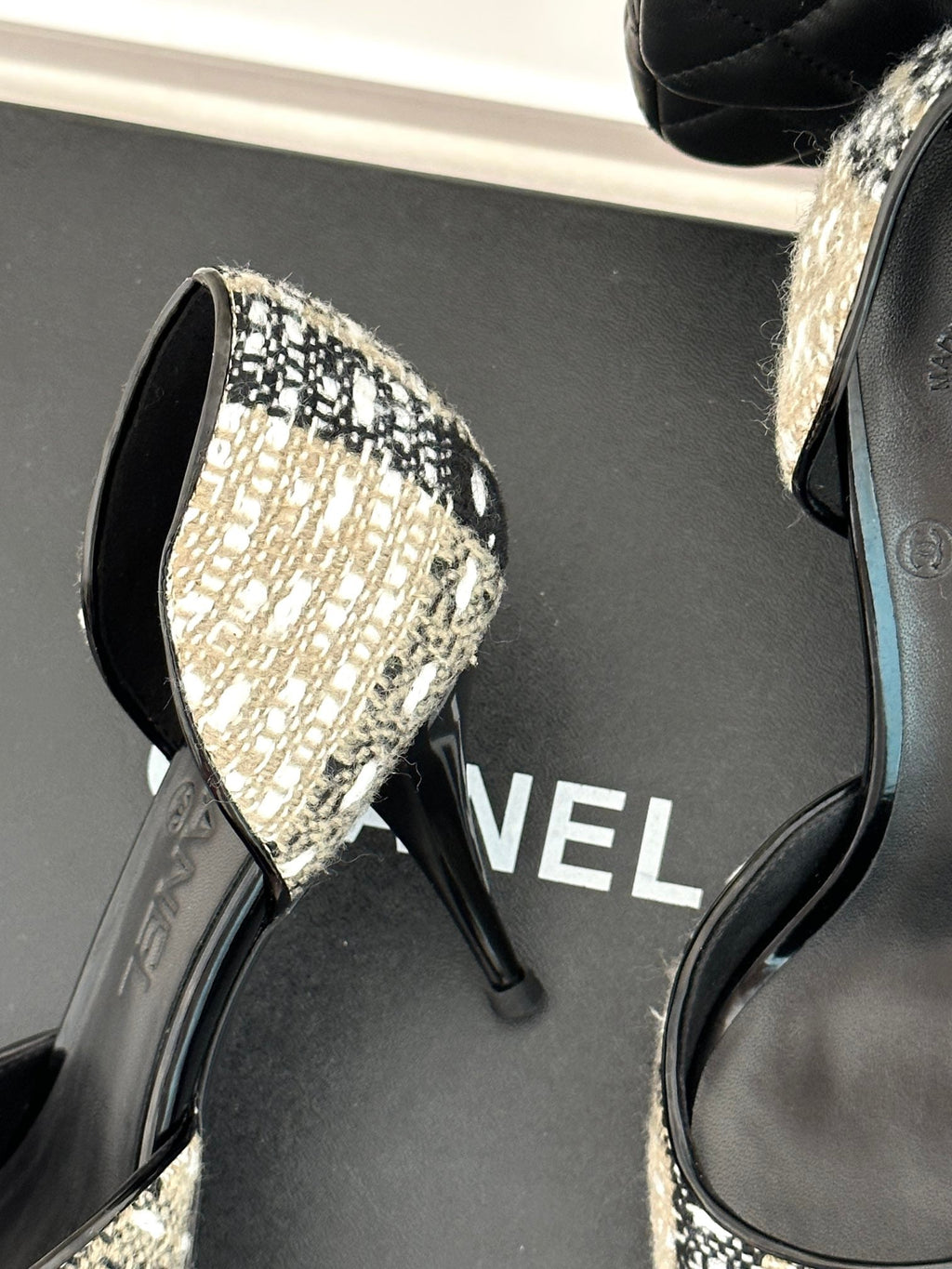 2023 CC Retro hollow pointed toe high heels-S26 product image 3, provided for visual reference and product detail review
