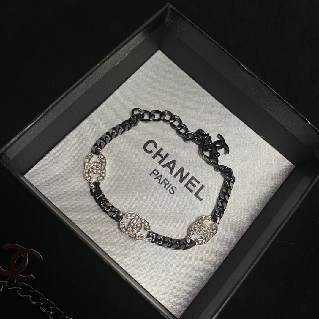 (Xiaoxiang Bracelet) Xiaoxiang Classic Vintage Bracelet product image 19, provided for visual reference and product detail