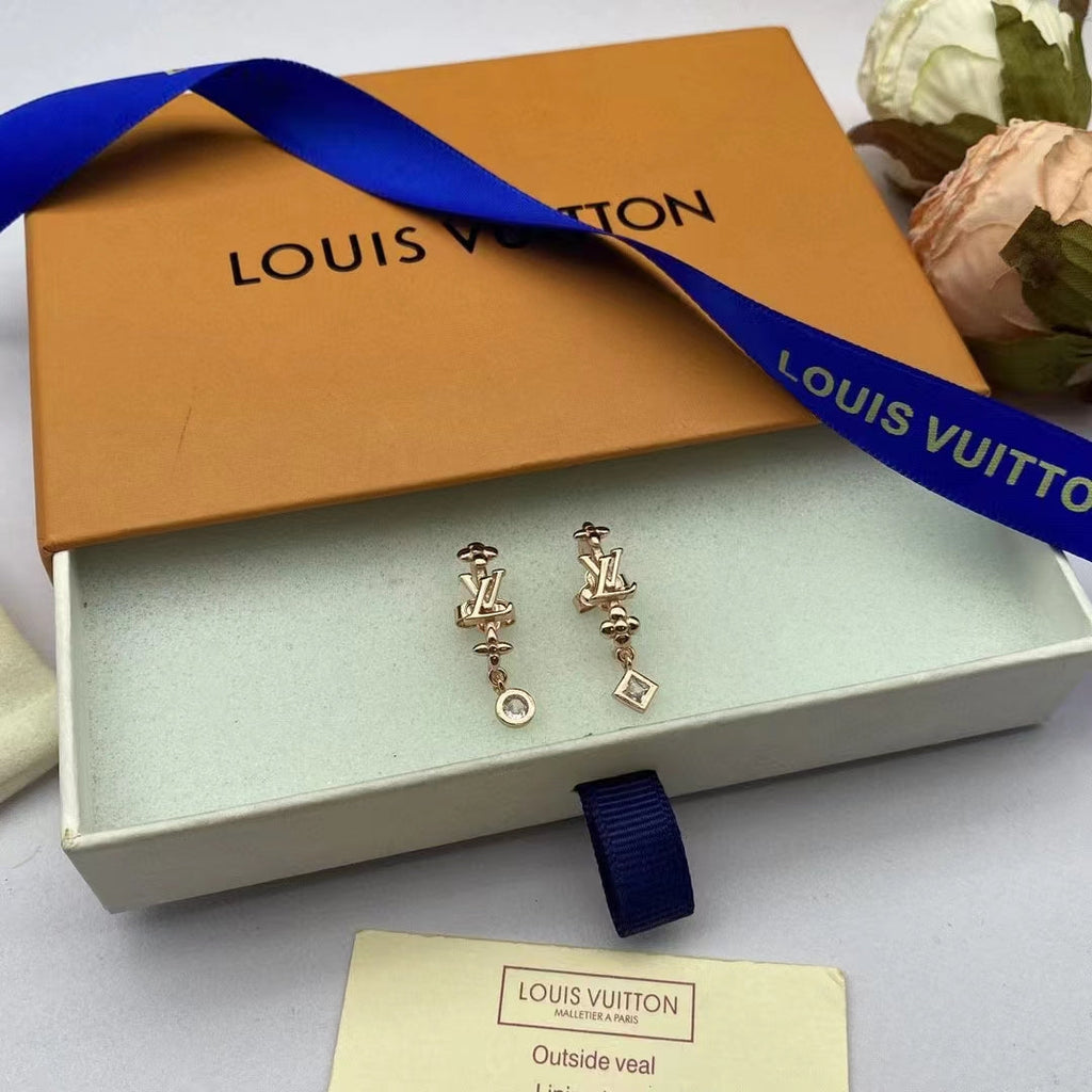 Fashion VL Diamond Earrings product image 5, provided for visual reference and product detail review
