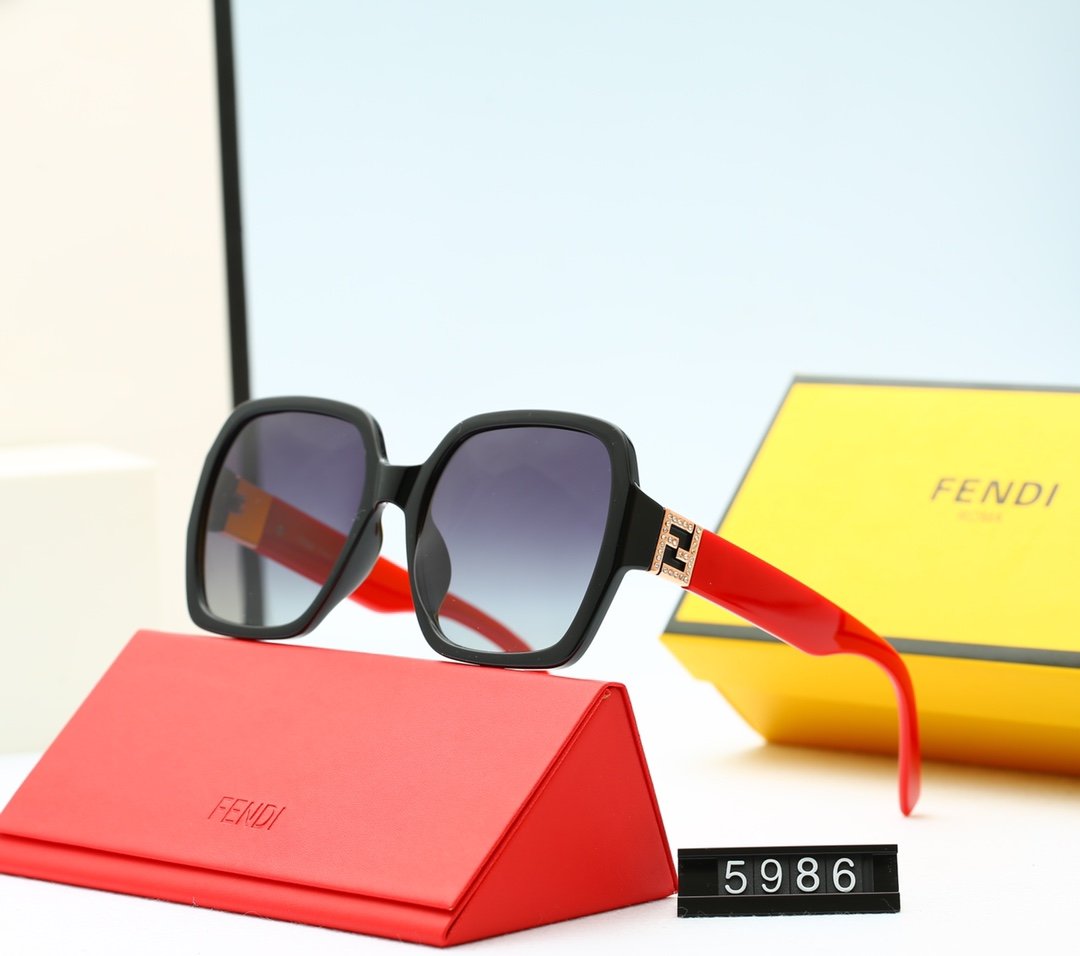 Gradient Color Sunglasses For Women product image 8, provided for visual reference and product detail review