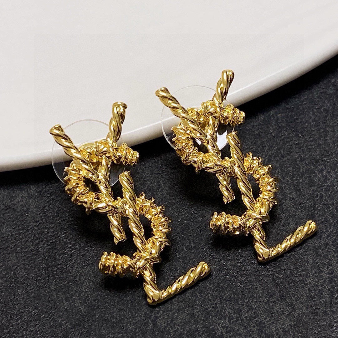 High-Quality Stud Earrings-56 product image 6, provided for visual reference and product detail review