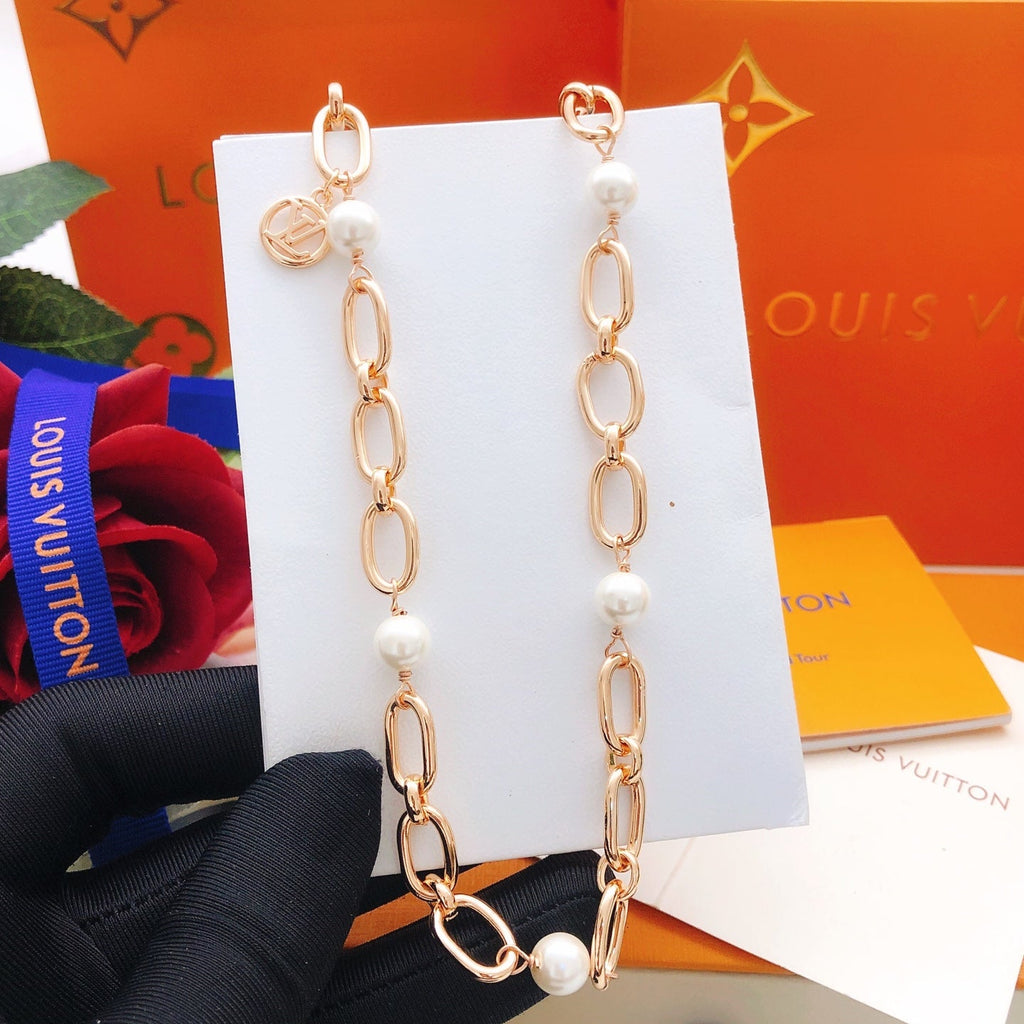 Pearl Clasp Necklace product image 4, provided for visual reference and product detail review