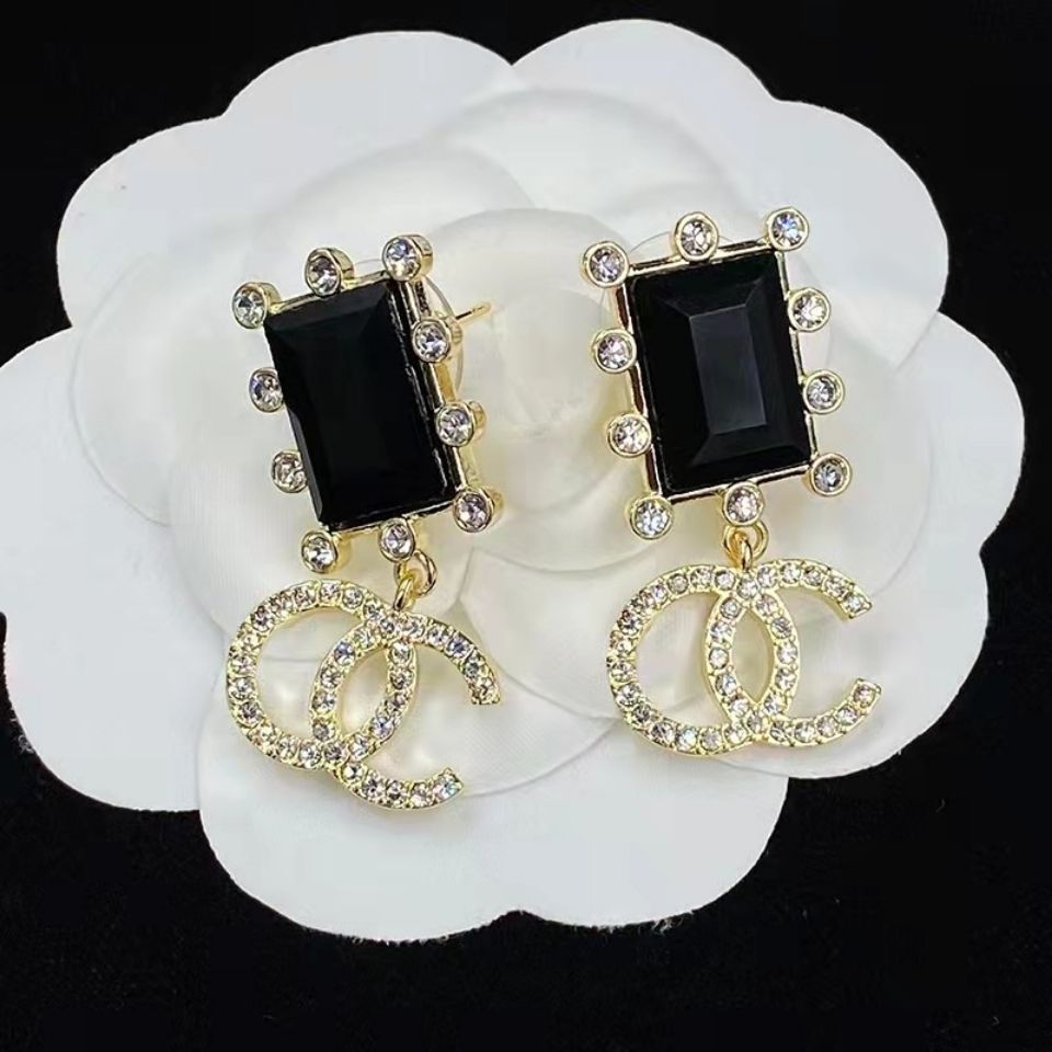 Diamond earrings product image 2, provided for visual reference and product detail review